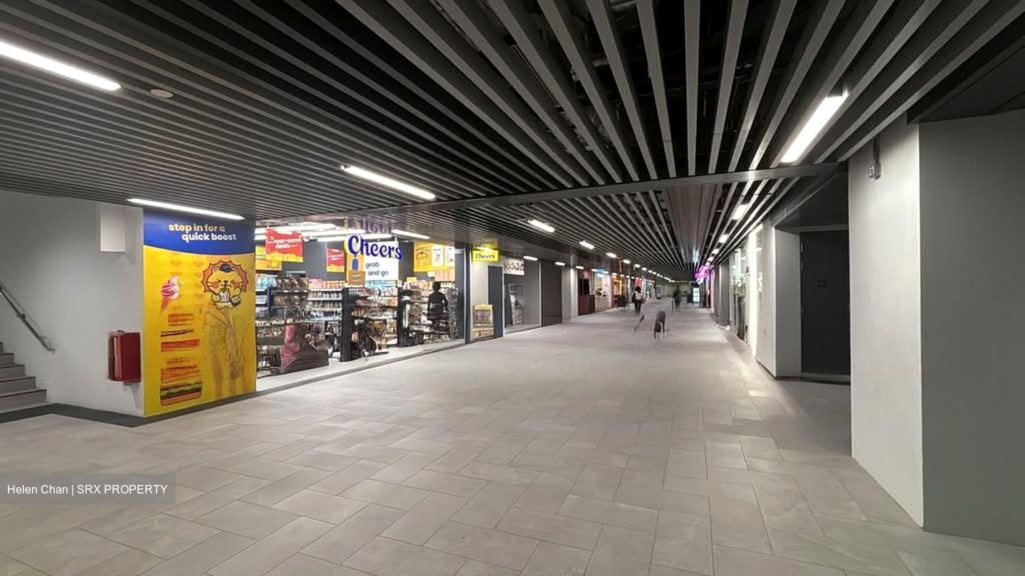 Club Street (D1), Retail #568019151